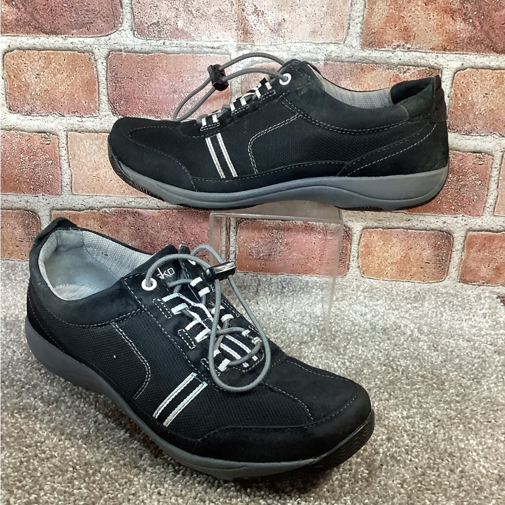 Dansko Helen womens black sneakers size 39 Eu size 8.5-9